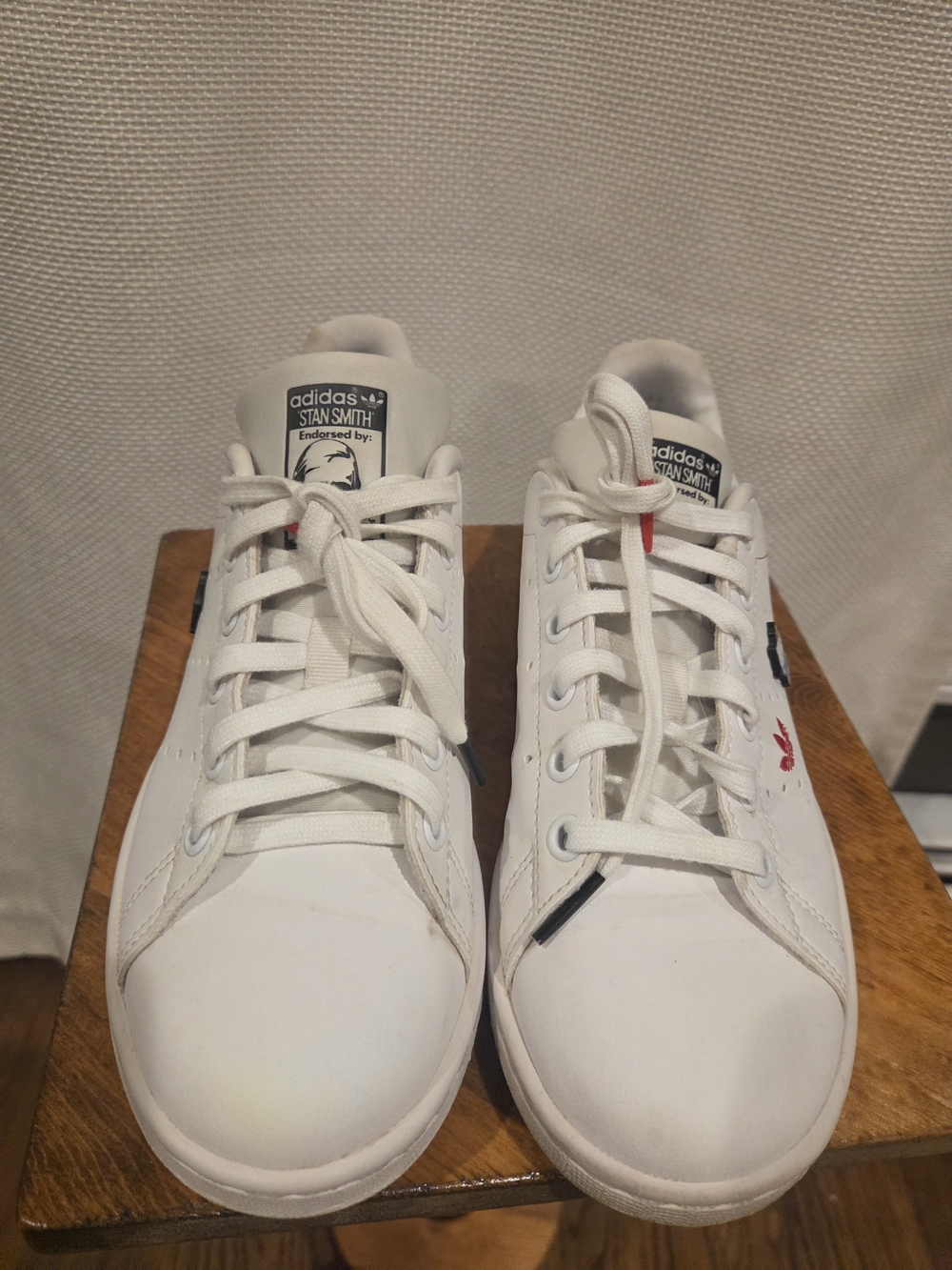 adidas - White Sneakers with Red Accents and Hello Kitty Detail Size 5.5 - Picture 4 of 9